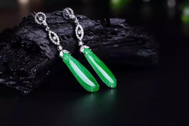 翡翠的鉴别方法水泡的简单介绍-第8张图片-翡翠网 翡翠的鉴别方法水泡的简单介绍-第8张图片-翡翠网