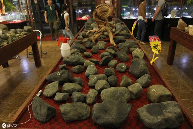 翡翠原石假皮有毒吗的简单介绍-第1张图片-翡翠网 翡翠原石假皮有毒吗的简单介绍-第1张图片-翡翠网