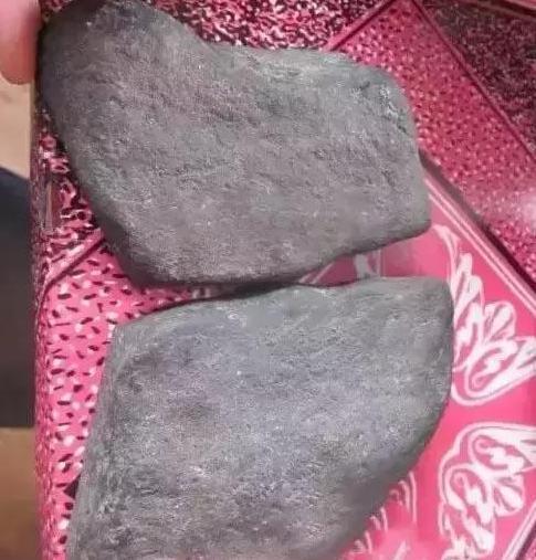 翡翠原石假皮有毒吗的简单介绍-第4张图片-翡翠网 翡翠原石假皮有毒吗的简单介绍-第4张图片-翡翠网