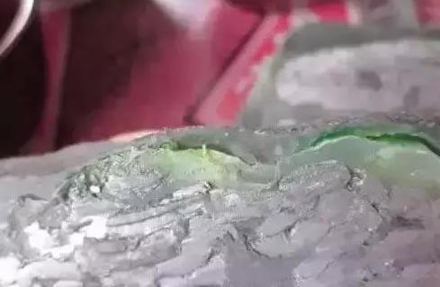 翡翠原石假皮有毒吗的简单介绍-第6张图片-翡翠网 翡翠原石假皮有毒吗的简单介绍-第6张图片-翡翠网