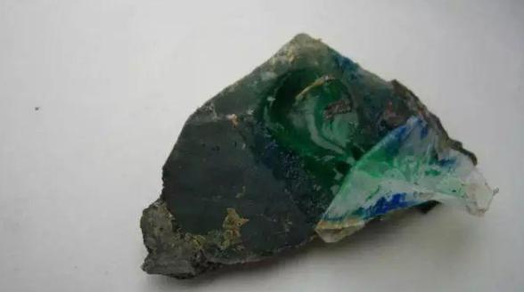 翡翠原石假皮有毒吗的简单介绍-第7张图片-翡翠网 翡翠原石假皮有毒吗的简单介绍-第7张图片-翡翠网