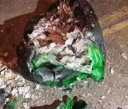 翡翠原石假皮有毒吗的简单介绍-第8张图片-翡翠网 翡翠原石假皮有毒吗的简单介绍-第8张图片-翡翠网