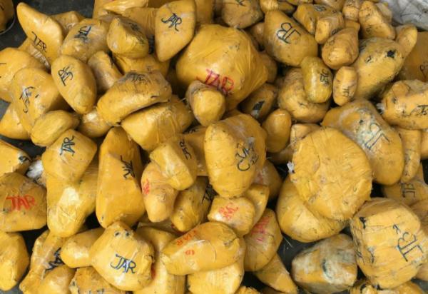 翡翠原石假皮有毒吗的简单介绍-第11张图片-翡翠网 翡翠原石假皮有毒吗的简单介绍-第11张图片-翡翠网