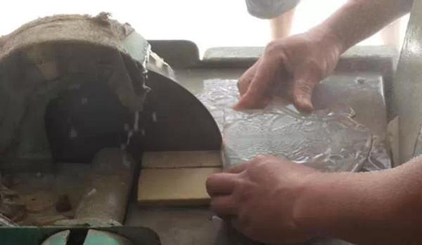 包含带原石的翡翠设备的词条-第6张图片-翡翠网 包含带原石的翡翠设备的词条-第6张图片-翡翠网