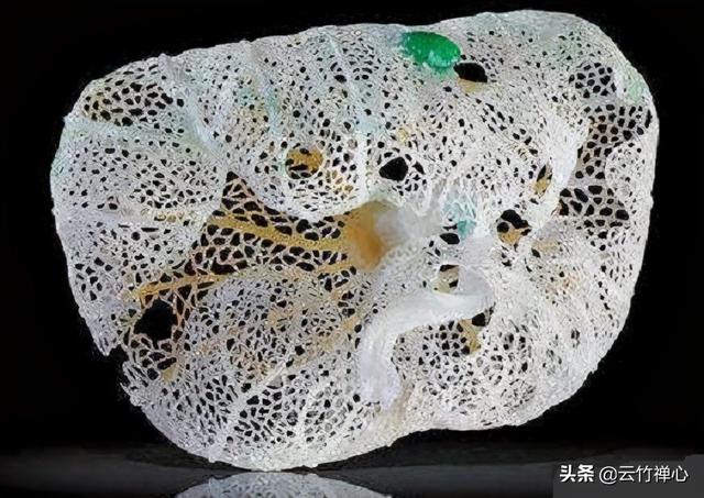 翡翠豆种的价格翡翠豆种手镯价位3000-第3张图片-翡翠网 翡翠豆种的价格翡翠豆种手镯价位3000-第3张图片-翡翠网