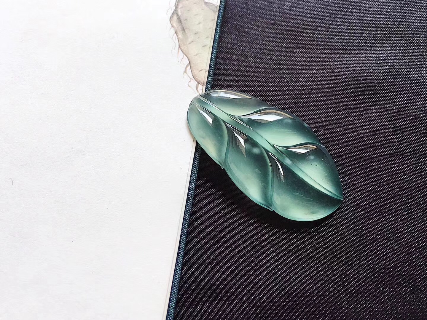 翡翠叶子吊坠价格的简单介绍-第2张图片-翡翠网 翡翠叶子吊坠价格的简单介绍-第2张图片-翡翠网