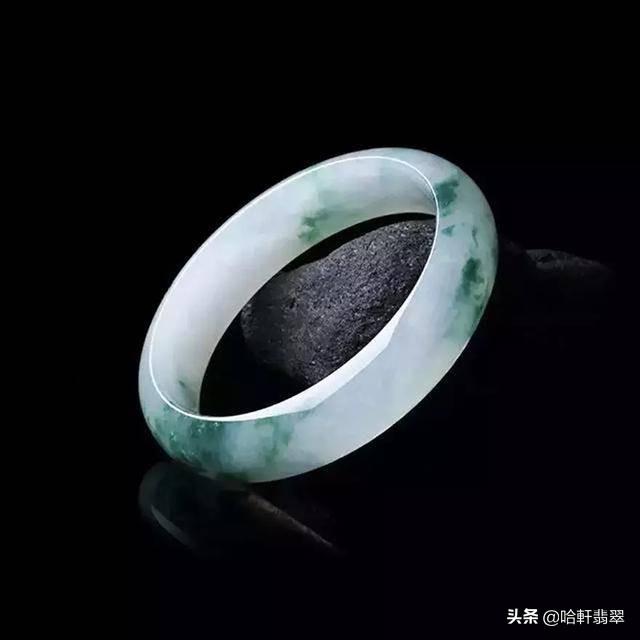 翡翠手镯有裂痕翡翠镯原石裂纹图片-第1张图片-翡翠网 翡翠手镯有裂痕翡翠镯原石裂纹图片-第1张图片-翡翠网