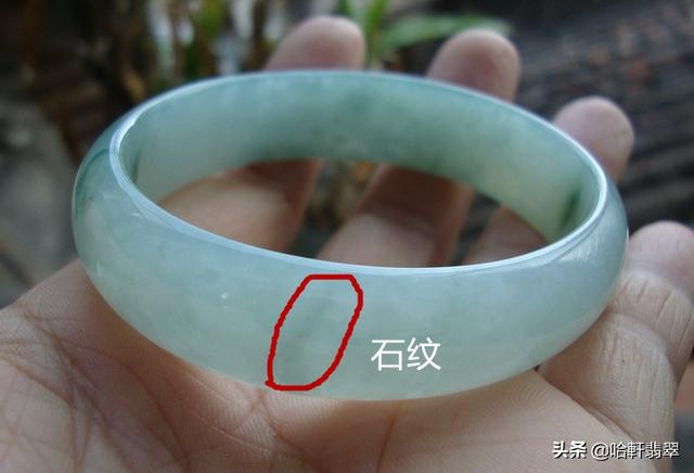 翡翠手镯有裂痕翡翠镯原石裂纹图片-第3张图片-翡翠网 翡翠手镯有裂痕翡翠镯原石裂纹图片-第3张图片-翡翠网