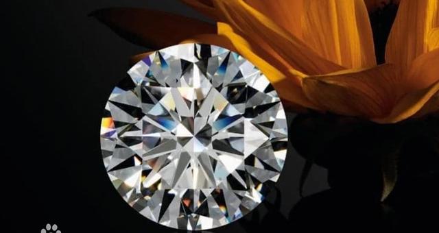 钻戒不建议买太贵,钻石一般买什么净度好-第2张图片-翡翠网 钻戒不建议买太贵,钻石一般买什么净度好-第2张图片-翡翠网