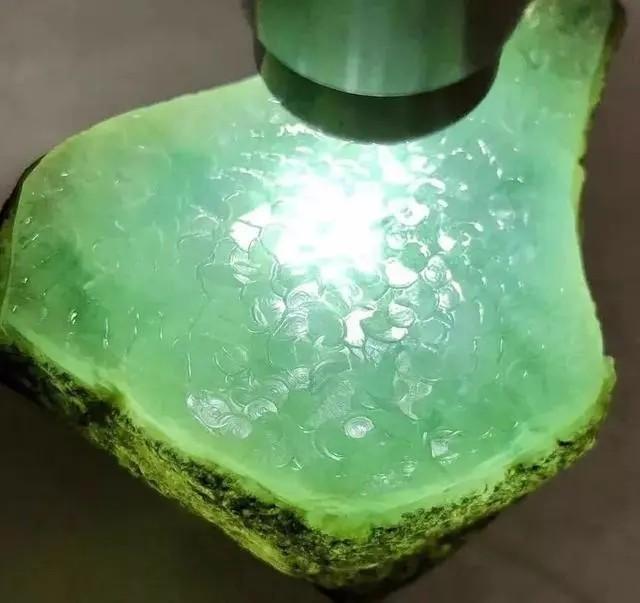 莫西沙原石冰种莫西沙翡翠原石价值-第4张图片-翡翠网 莫西沙原石冰种莫西沙翡翠原石价值-第4张图片-翡翠网