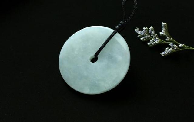 糯种翡翠怎么鉴定真假的简单介绍-第12张图片-翡翠网 糯种翡翠怎么鉴定真假的简单介绍-第12张图片-翡翠网