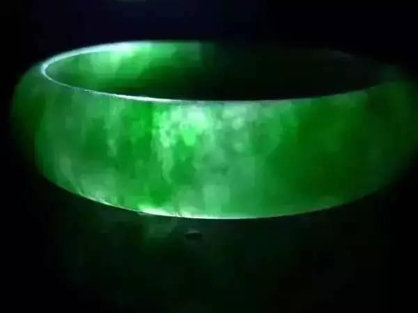 b货翡翠价格的简单介绍-第10张图片-翡翠网 b货翡翠价格的简单介绍-第10张图片-翡翠网