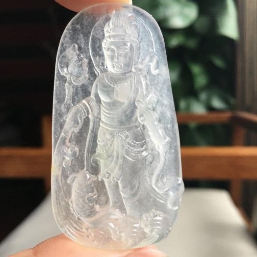 冰种翡翠玉观音价格,冰种观音吊坠1万多-第5张图片-翡翠网