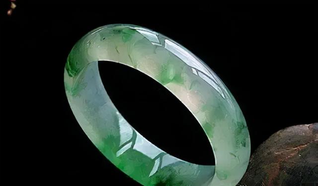 翡翠原石批发翡翠原石价格知识-第1张图片-翡翠网