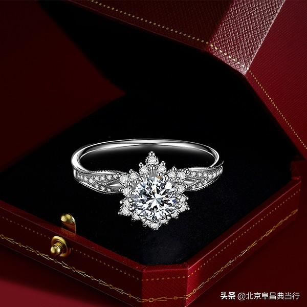 5000钻戒卖了值多少钱,1万元钻戒能典当多少钱-第1张图片-翡翠网 5000钻戒卖了值多少钱,1万元钻戒能典当多少钱-第1张图片-翡翠网