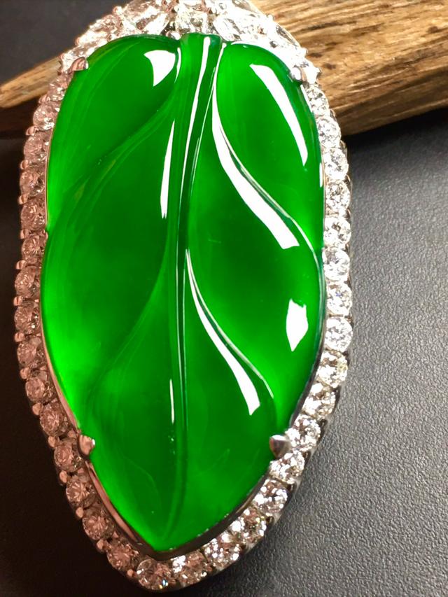 冰种正阳绿翡翠价格的简单介绍-第5张图片-翡翠网 冰种正阳绿翡翠价格的简单介绍-第5张图片-翡翠网