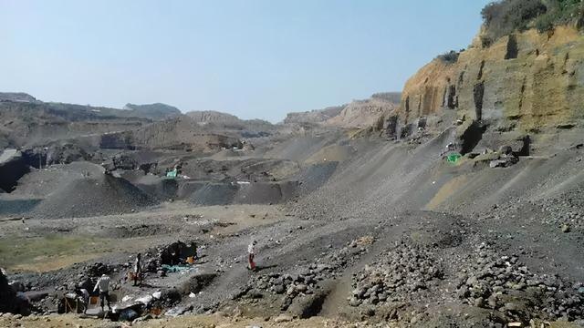 翡翠原石什么料最好翡翠黑料原石种类-第2张图片-翡翠网 翡翠原石什么料最好翡翠黑料原石种类-第2张图片-翡翠网