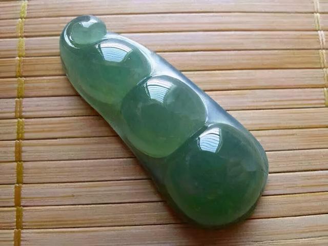 翡翠原石什么料最好翡翠黑料原石种类-第17张图片-翡翠网 翡翠原石什么料最好翡翠黑料原石种类-第17张图片-翡翠网