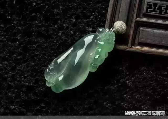 关于冰种翡翠福瓜价格的信息-第8张图片-翡翠网 关于冰种翡翠福瓜价格的信息-第8张图片-翡翠网