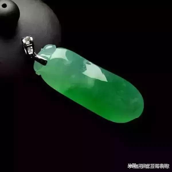 关于冰种翡翠福瓜价格的信息-第11张图片-翡翠网 关于冰种翡翠福瓜价格的信息-第11张图片-翡翠网