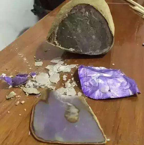 翡翠原石怎样开窗开翡翠原石视频-第1张图片-翡翠网 翡翠原石怎样开窗开翡翠原石视频-第1张图片-翡翠网