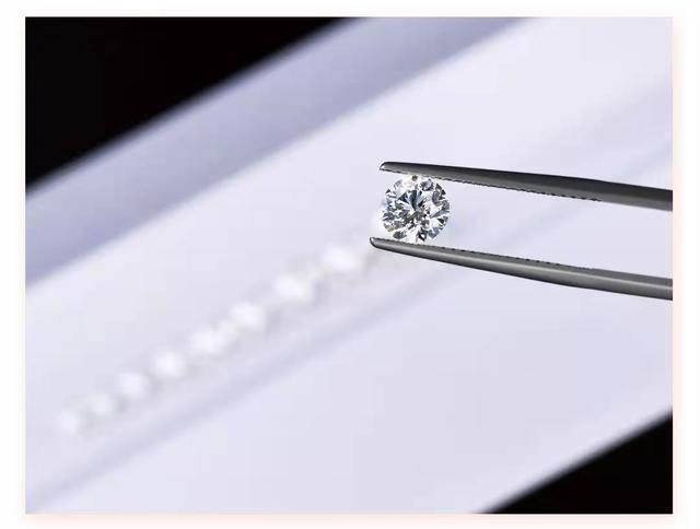 品牌耳钉排行榜前十名珠宝品牌-第11张图片-翡翠网 品牌耳钉排行榜前十名珠宝品牌-第11张图片-翡翠网