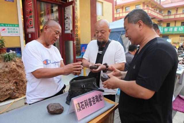 翡翠原石批发,淄博正冰翡翠原石批发市场-第8张图片-翡翠网 翡翠原石批发,淄博正冰翡翠原石批发市场-第8张图片-翡翠网