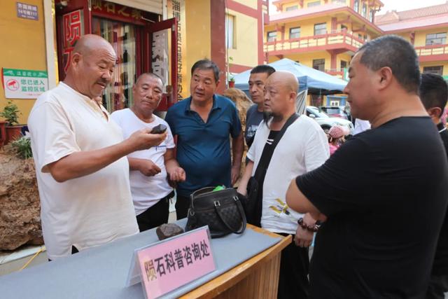 翡翠原石批发,淄博正冰翡翠原石批发市场-第9张图片-翡翠网 翡翠原石批发,淄博正冰翡翠原石批发市场-第9张图片-翡翠网