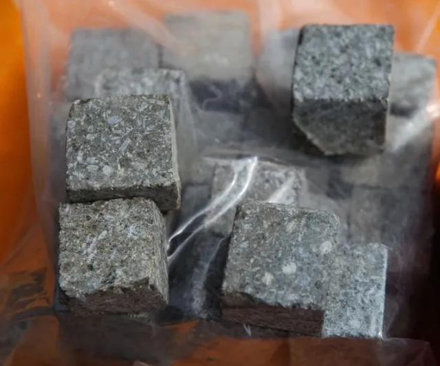 翡翠原石批发,淄博正冰翡翠原石批发市场-第22张图片-翡翠网 翡翠原石批发,淄博正冰翡翠原石批发市场-第22张图片-翡翠网