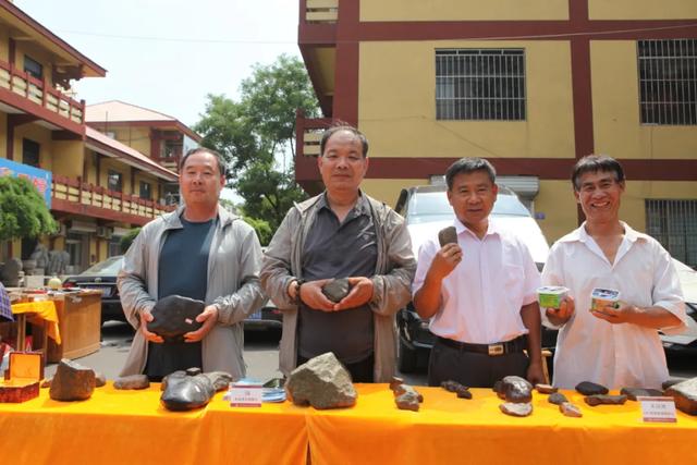 翡翠原石批发,淄博正冰翡翠原石批发市场-第24张图片-翡翠网 翡翠原石批发,淄博正冰翡翠原石批发市场-第24张图片-翡翠网