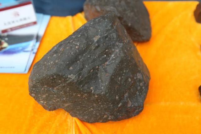 翡翠原石批发,淄博正冰翡翠原石批发市场-第25张图片-翡翠网 翡翠原石批发,淄博正冰翡翠原石批发市场-第25张图片-翡翠网