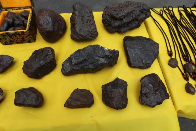 翡翠原石批发,淄博正冰翡翠原石批发市场-第43张图片-翡翠网 翡翠原石批发,淄博正冰翡翠原石批发市场-第43张图片-翡翠网