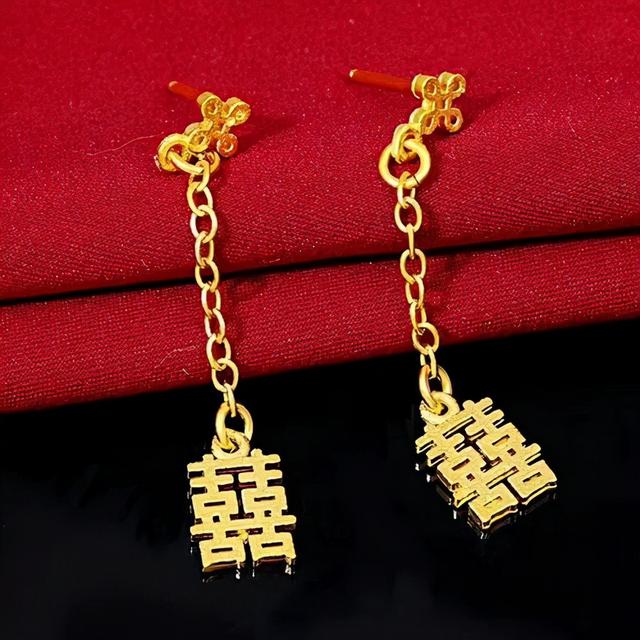 一般的戒指价格是多少,金戒指一般多少钱一个-第1张图片-翡翠网 一般的戒指价格是多少,金戒指一般多少钱一个-第1张图片-翡翠网