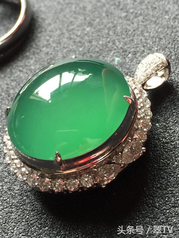 高冰晴水和田玉价格高冰晴水翡翠价格-第4张图片-翡翠网 高冰晴水和田玉价格高冰晴水翡翠价格-第4张图片-翡翠网