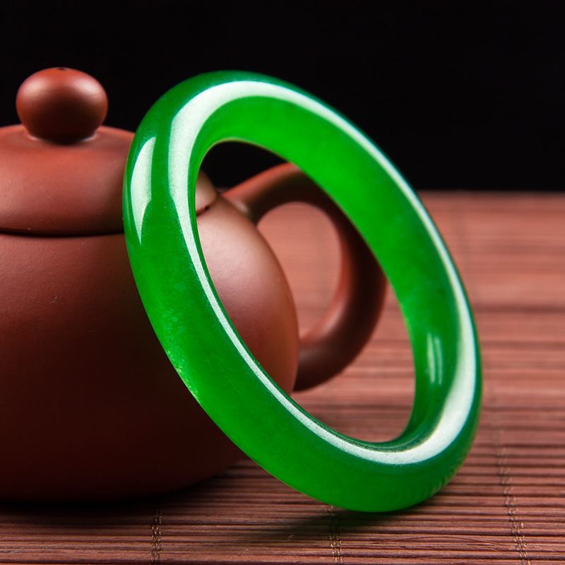 翡翠手镯大全和价格冰种翡翠手镯图片大全及价格-第1张图片-翡翠网 翡翠手镯大全和价格冰种翡翠手镯图片大全及价格-第1张图片-翡翠网