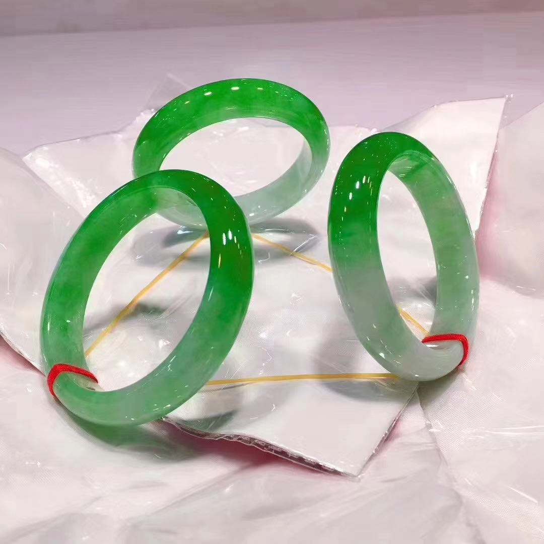 翡翠手镯大全和价格冰种翡翠手镯图片大全及价格-第2张图片-翡翠网 翡翠手镯大全和价格冰种翡翠手镯图片大全及价格-第2张图片-翡翠网