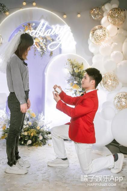 求婚钻戒,求婚钻戒怎么选-第2张图片-翡翠网 求婚钻戒,求婚钻戒怎么选-第2张图片-翡翠网