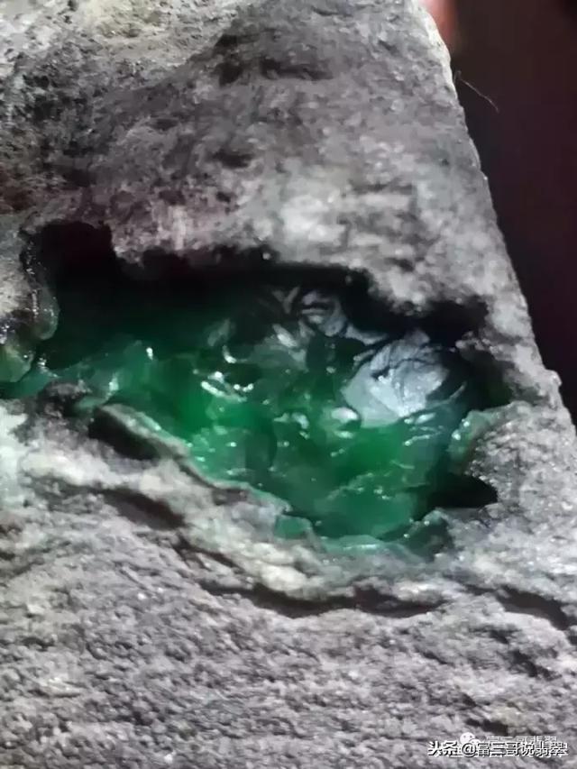 包含喜欢翡翠原石的都是什么老板的词条-第5张图片-翡翠网 包含喜欢翡翠原石的都是什么老板的词条-第5张图片-翡翠网