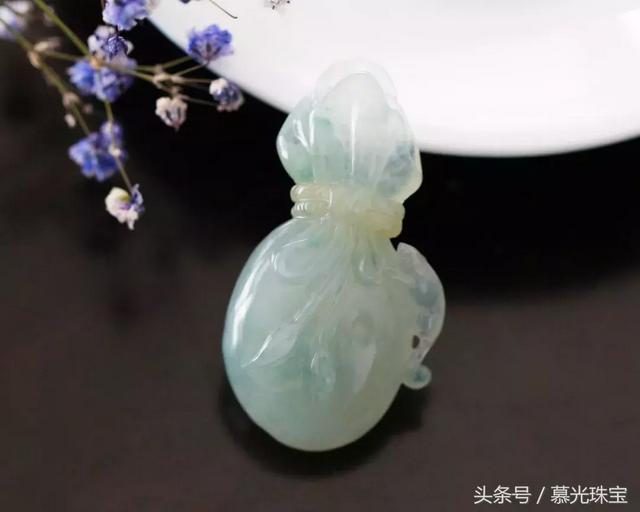 别人带过的翡翠手镯回来要怎么弄买别人二手玉能戴啊-第5张图片-翡翠网 别人带过的翡翠手镯回来要怎么弄买别人二手玉能戴啊-第5张图片-翡翠网