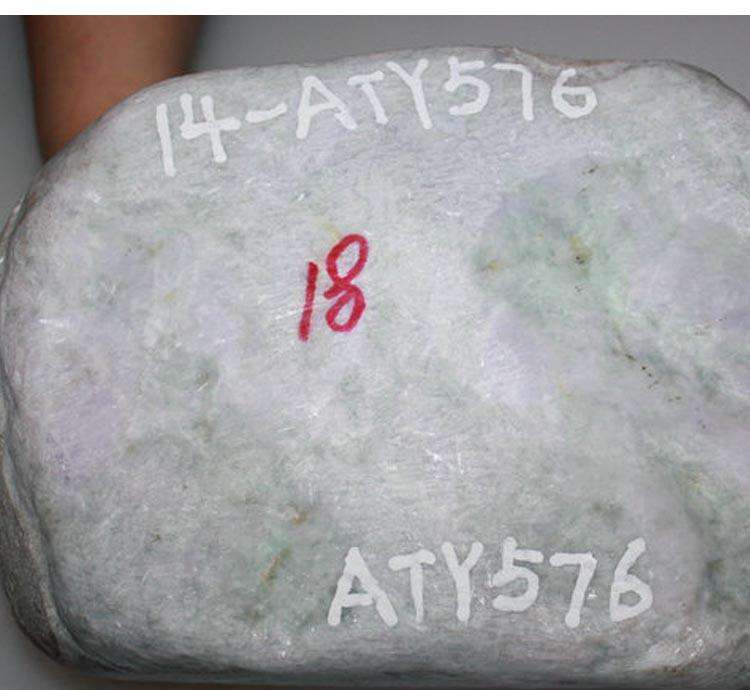 翡翠原石北京哪里买的简单介绍-第2张图片-翡翠网 翡翠原石北京哪里买的简单介绍-第2张图片-翡翠网