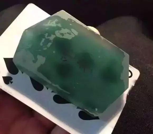 翡翠原石纹图翡翠原石裂纹-第5张图片-翡翠网 翡翠原石纹图翡翠原石裂纹-第5张图片-翡翠网