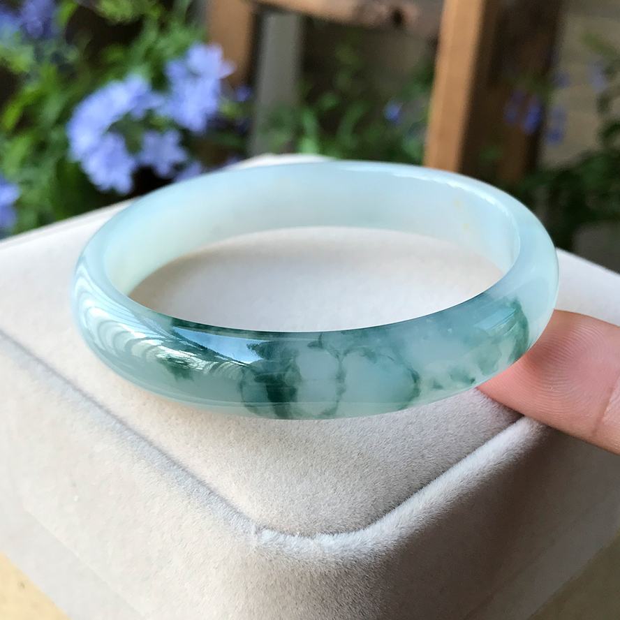 日本翡翠手镯的鉴别方法怎么鉴别翡翠真假-第1张图片-翡翠网 日本翡翠手镯的鉴别方法怎么鉴别翡翠真假-第1张图片-翡翠网