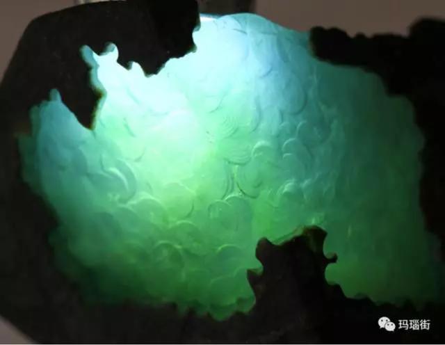 怎么区分玉石和玛瑙玉翡翠玛瑙的原石一样吗-第1张图片-翡翠网 怎么区分玉石和玛瑙玉翡翠玛瑙的原石一样吗-第1张图片-翡翠网