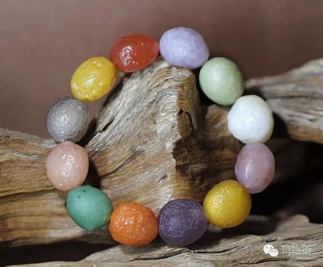 怎么区分玉石和玛瑙玉翡翠玛瑙的原石一样吗-第4张图片-翡翠网 怎么区分玉石和玛瑙玉翡翠玛瑙的原石一样吗-第4张图片-翡翠网