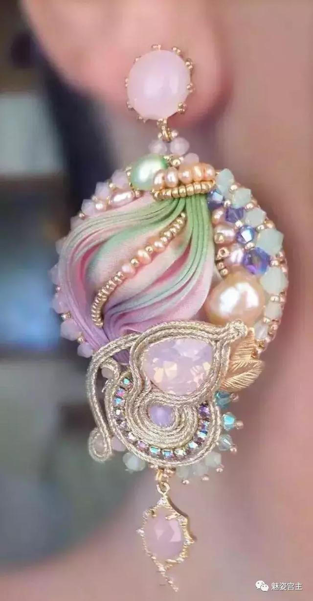 翡翠手镯可以用手盘玩吗翡翠珠子手镯如何盘玩-第4张图片-翡翠网 翡翠手镯可以用手盘玩吗翡翠珠子手镯如何盘玩-第4张图片-翡翠网