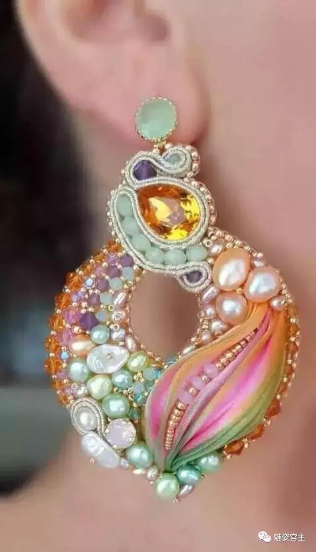 翡翠手镯可以用手盘玩吗翡翠珠子手镯如何盘玩-第7张图片-翡翠网 翡翠手镯可以用手盘玩吗翡翠珠子手镯如何盘玩-第7张图片-翡翠网