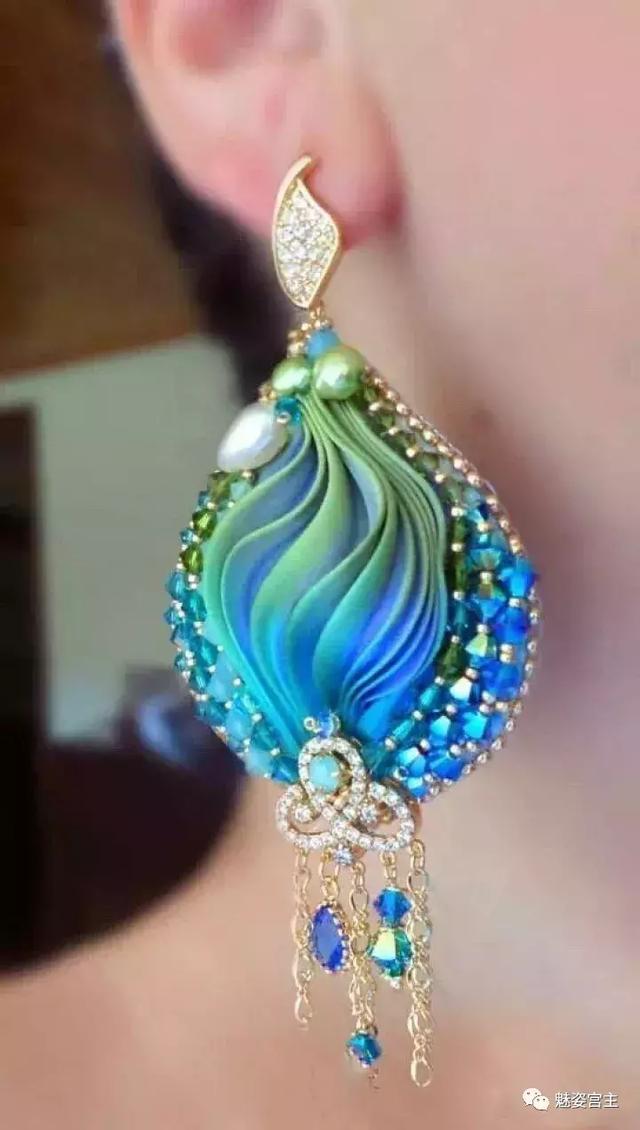 翡翠手镯可以用手盘玩吗翡翠珠子手镯如何盘玩-第10张图片-翡翠网 翡翠手镯可以用手盘玩吗翡翠珠子手镯如何盘玩-第10张图片-翡翠网