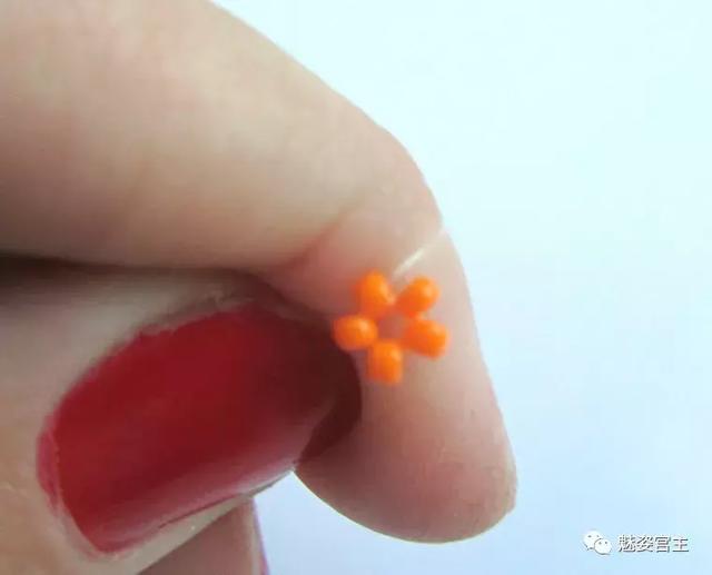 翡翠手镯可以用手盘玩吗翡翠珠子手镯如何盘玩-第27张图片-翡翠网 翡翠手镯可以用手盘玩吗翡翠珠子手镯如何盘玩-第27张图片-翡翠网