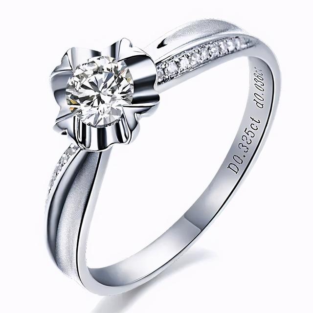 s925钻戒多少钱一枚戒指上925有钻石的-第2张图片-翡翠网 s925钻戒多少钱一枚戒指上925有钻石的-第2张图片-翡翠网