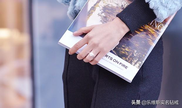 十个手指戴戒指的意义男士手指戴戒指的意义-第1张图片-翡翠网 十个手指戴戒指的意义男士手指戴戒指的意义-第1张图片-翡翠网